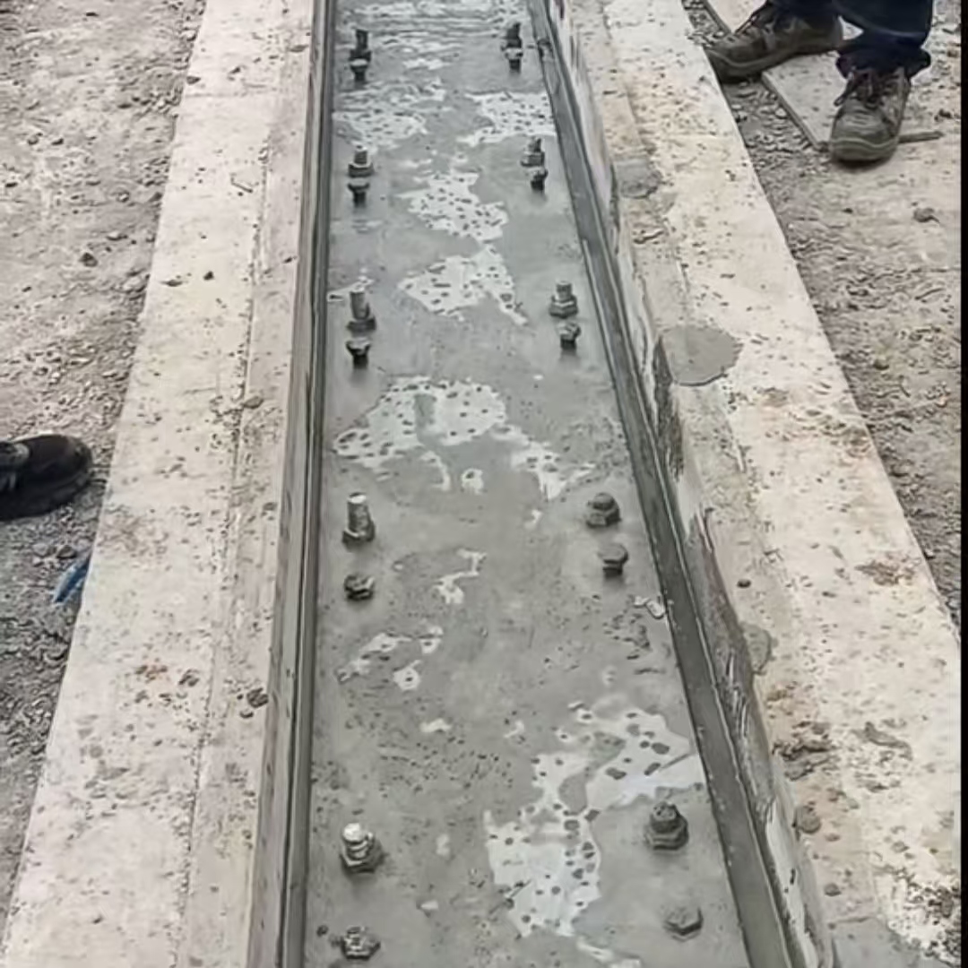 襄汾港口码头起重机龙门吊重型机械设备稳固用早强快凝轨道胶泥
